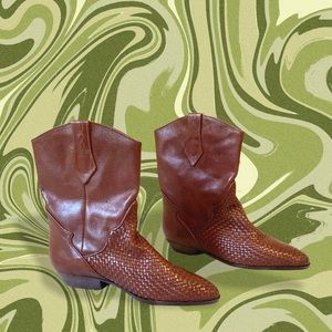 Vintage 80s western brown leather wide ankle boot